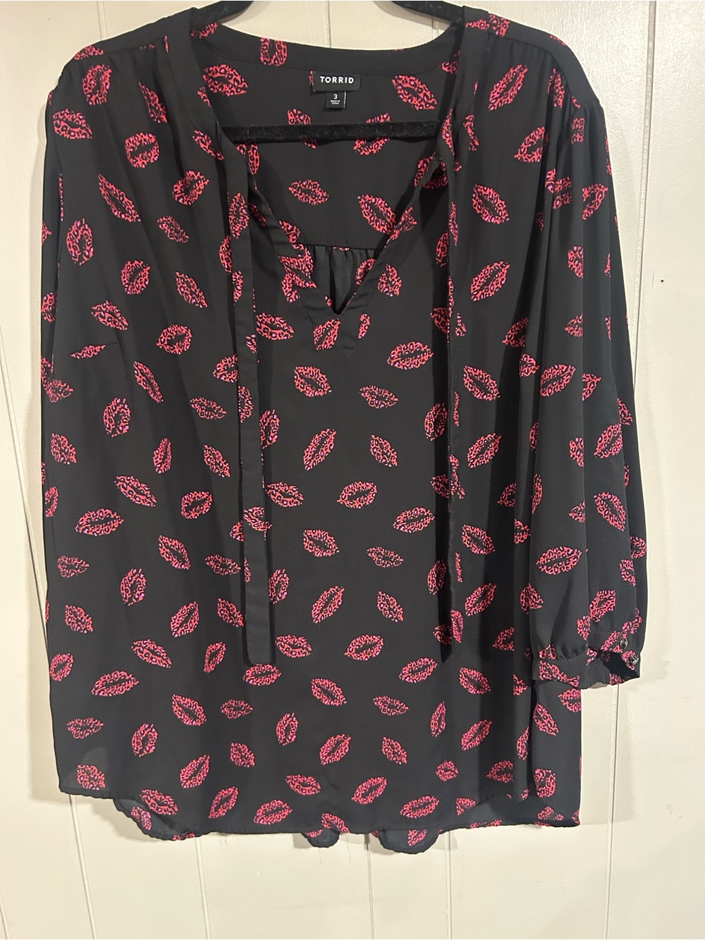 torrid Black Blouse with Hot Pink Lip Print and Tie Neck